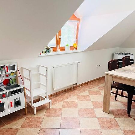 Apartman Se Zahradou 20 Minut Do Centra Prahy Ořech Exterior foto