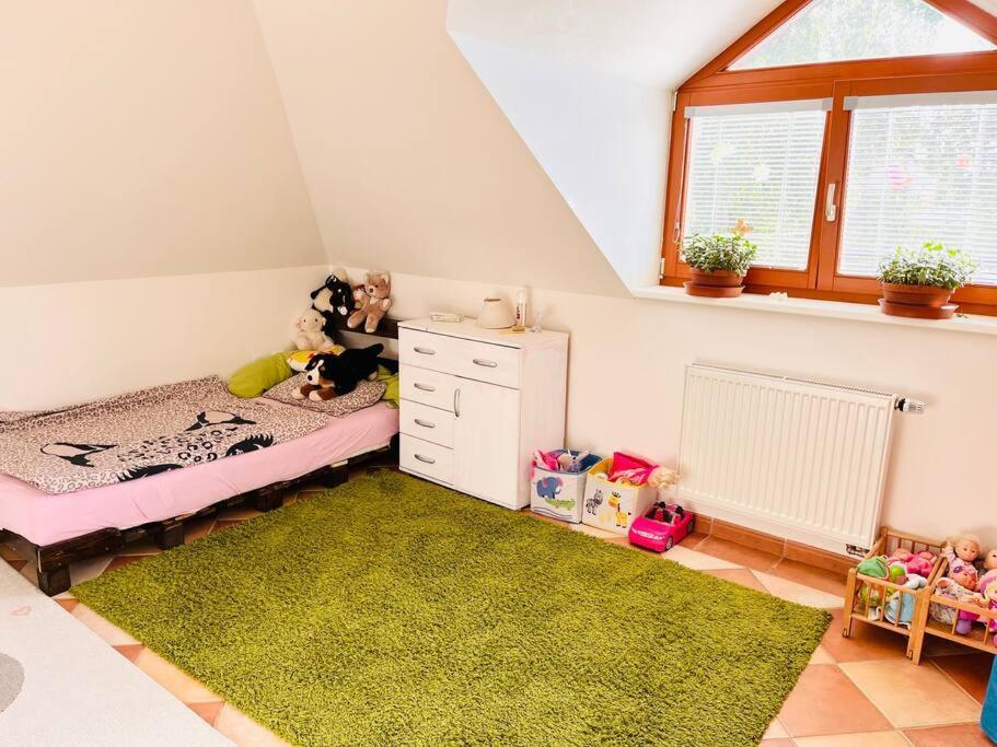 Apartman Se Zahradou 20 Minut Do Centra Prahy Ořech Exterior foto