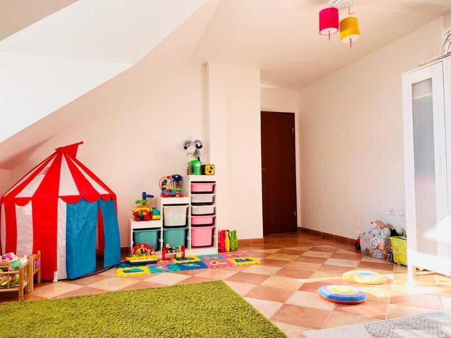 Apartman Se Zahradou 20 Minut Do Centra Prahy Ořech Exterior foto