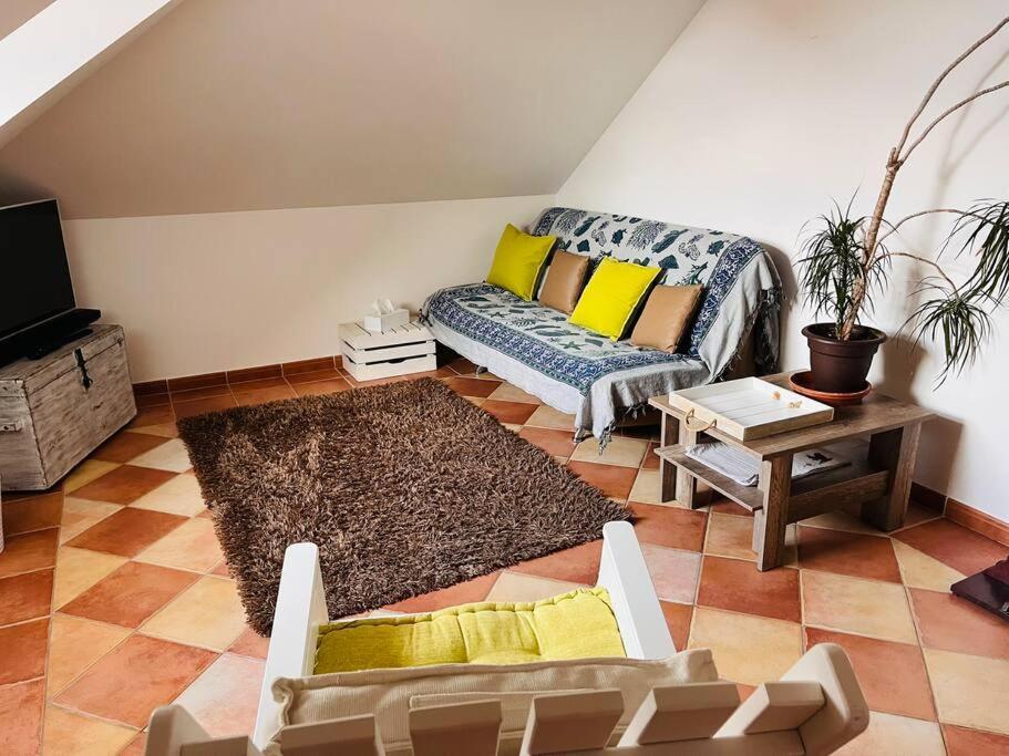 Apartman Se Zahradou 20 Minut Do Centra Prahy Ořech Exterior foto
